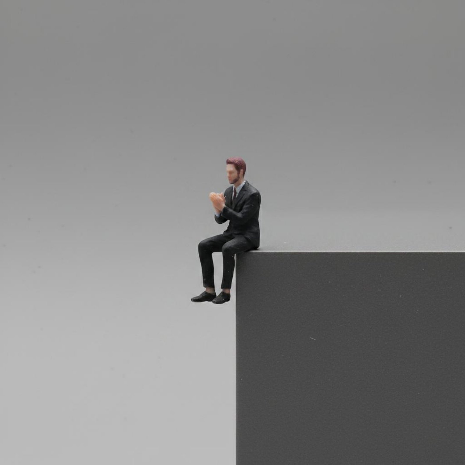 Figura de Hombre Sentado a Esc - Men Accessories For Suit reseña y precio